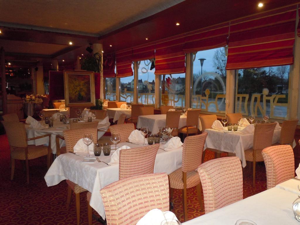 Hotel Restaurant Le Bellevue Montrichard 3 Etoiles モントリシャール エクステリア 写真